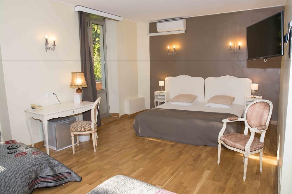 Empire Hotel Nîmes Kültér fotó