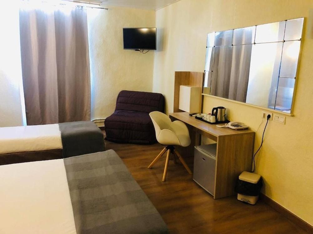 Empire Hotel Nîmes Kültér fotó