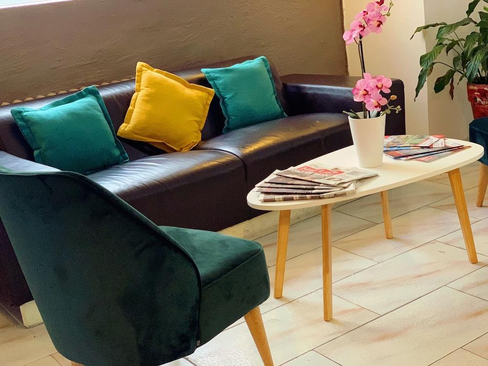 Empire Hotel Nîmes Kültér fotó