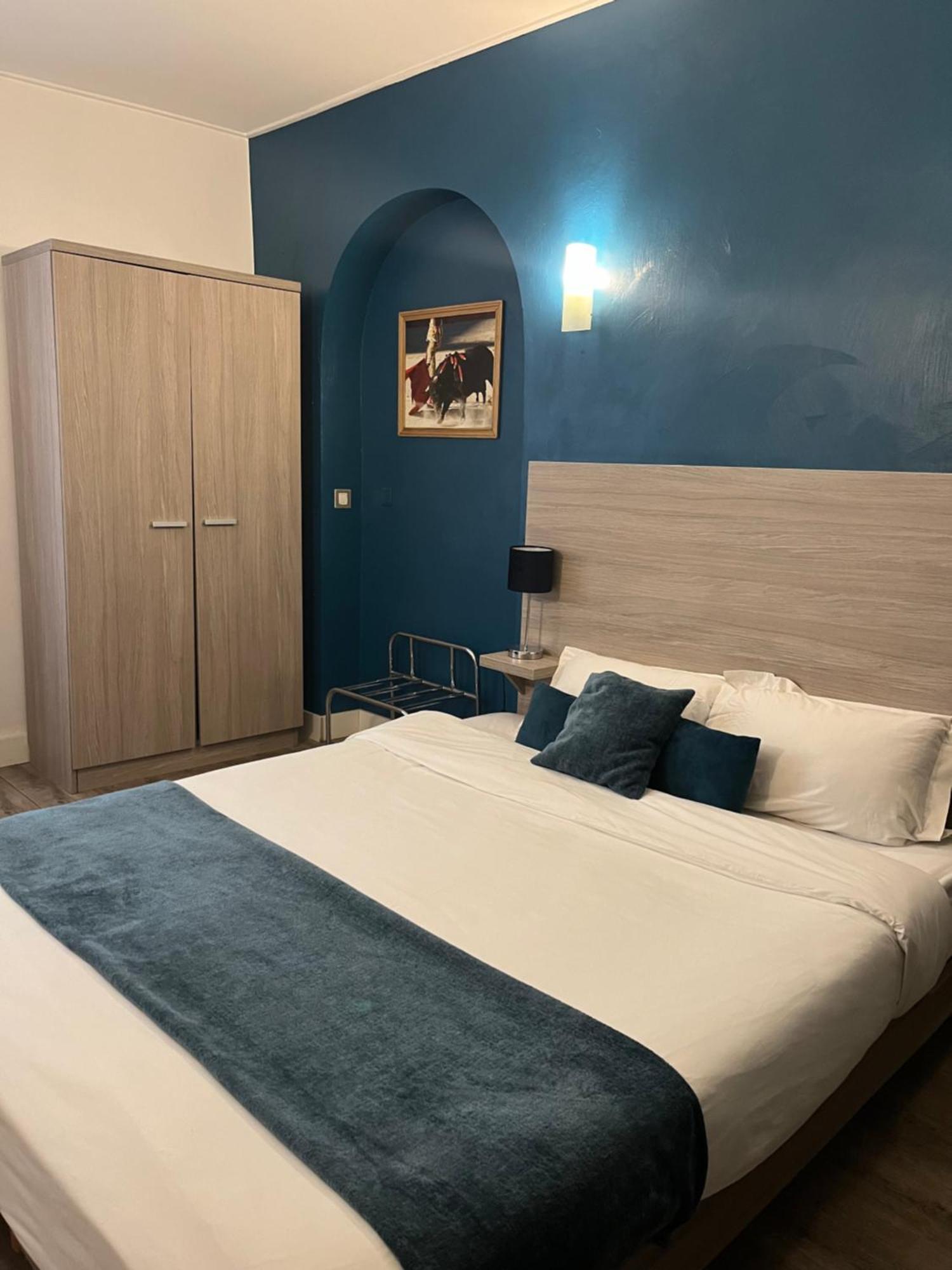 Empire Hotel Nîmes Kültér fotó