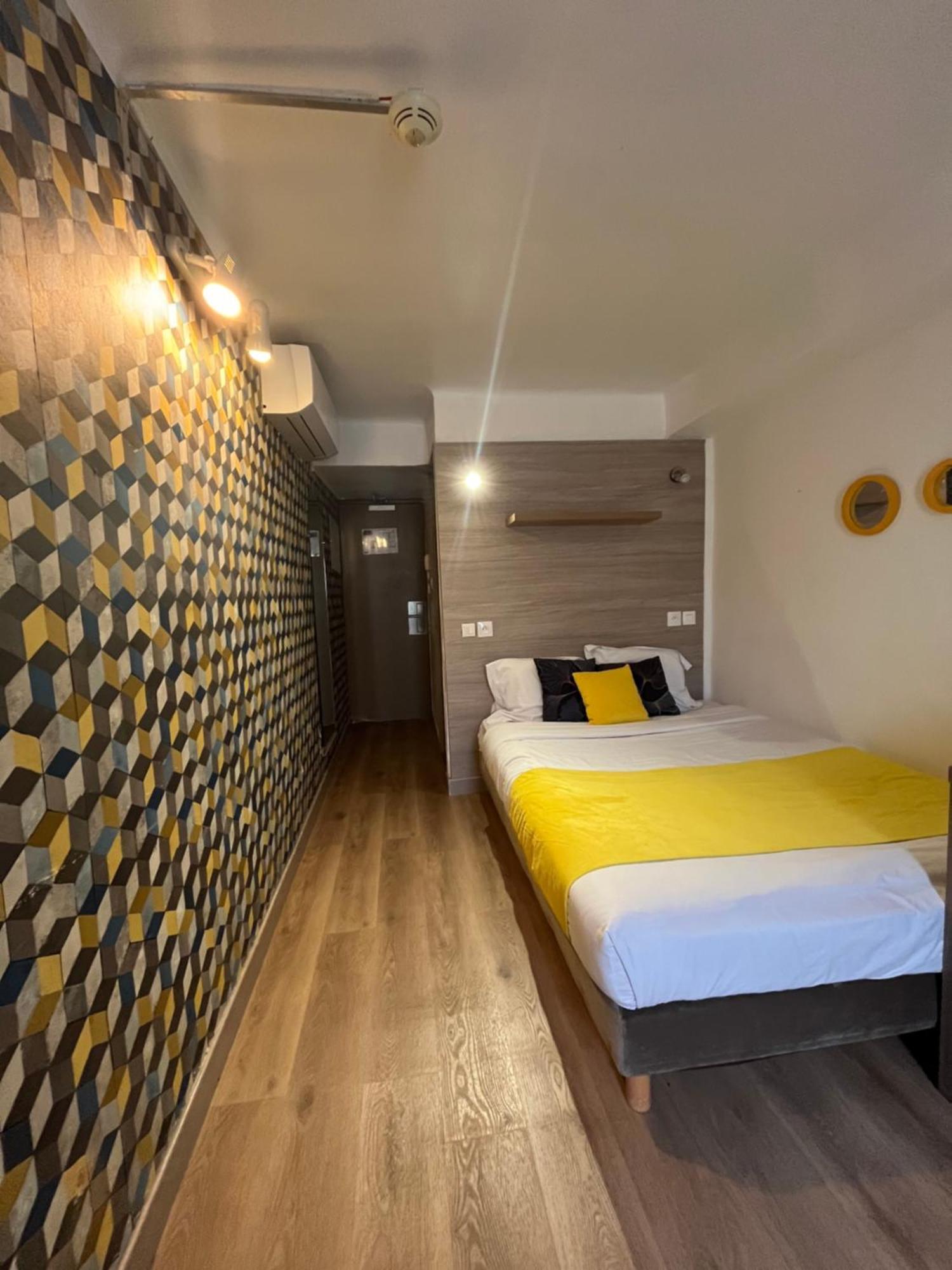 Empire Hotel Nîmes Kültér fotó