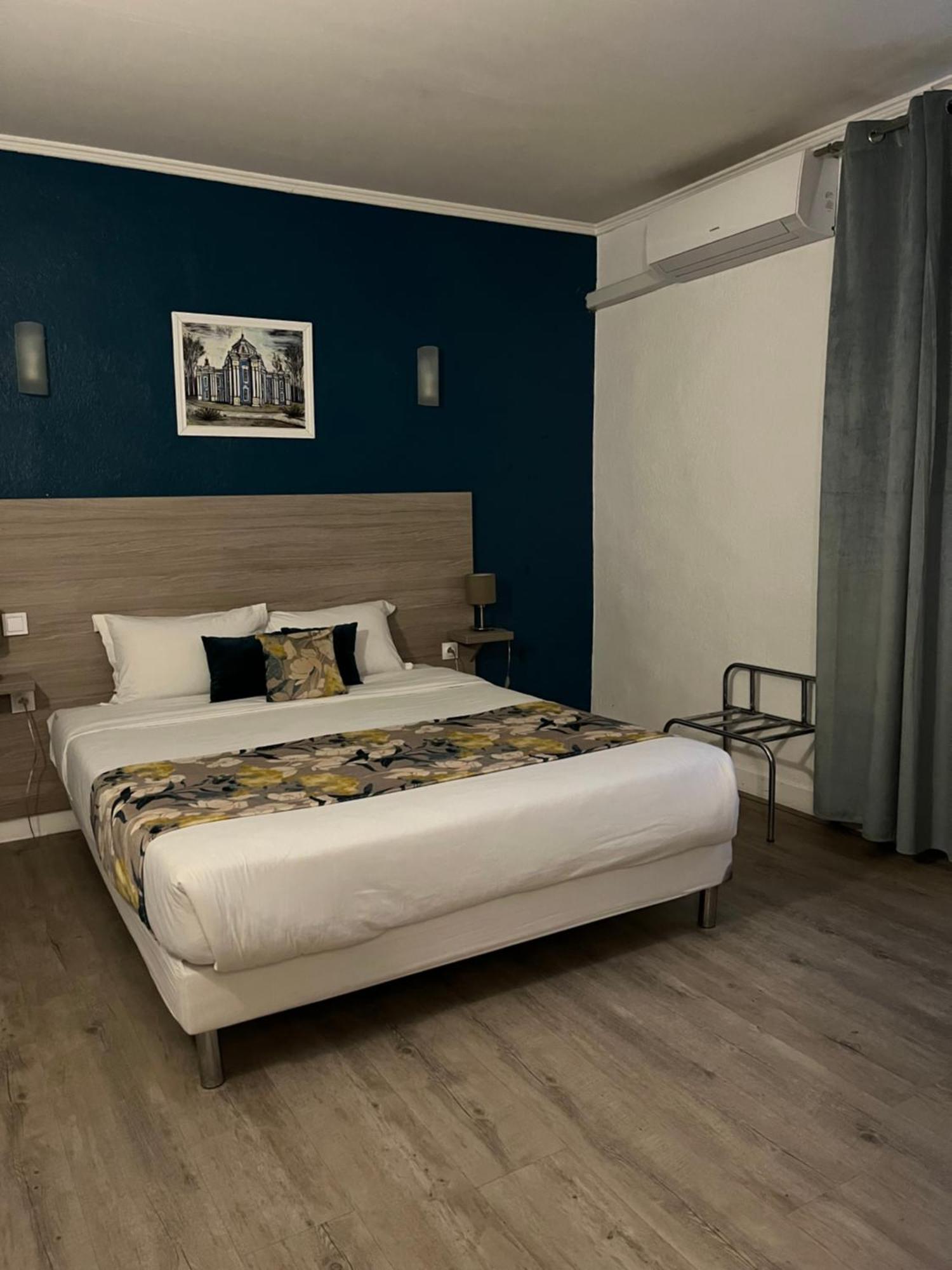 Empire Hotel Nîmes Kültér fotó