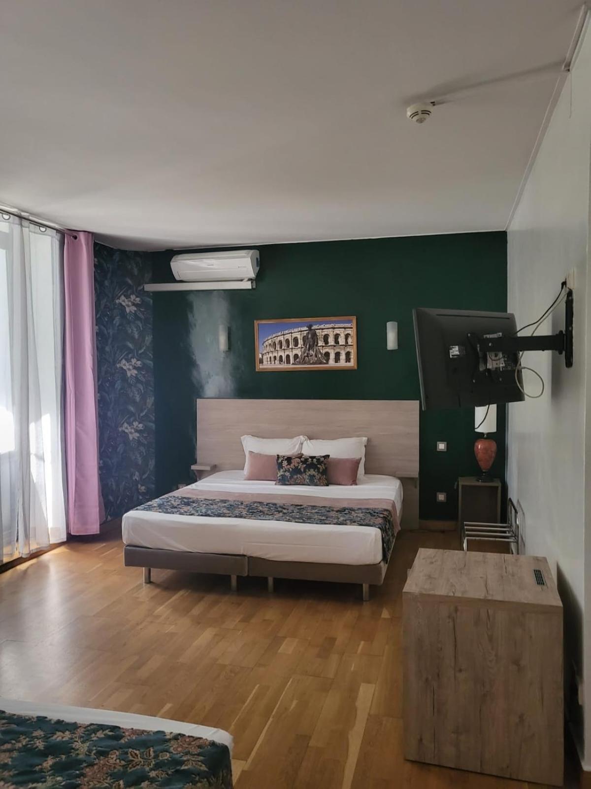 Empire Hotel Nîmes Kültér fotó