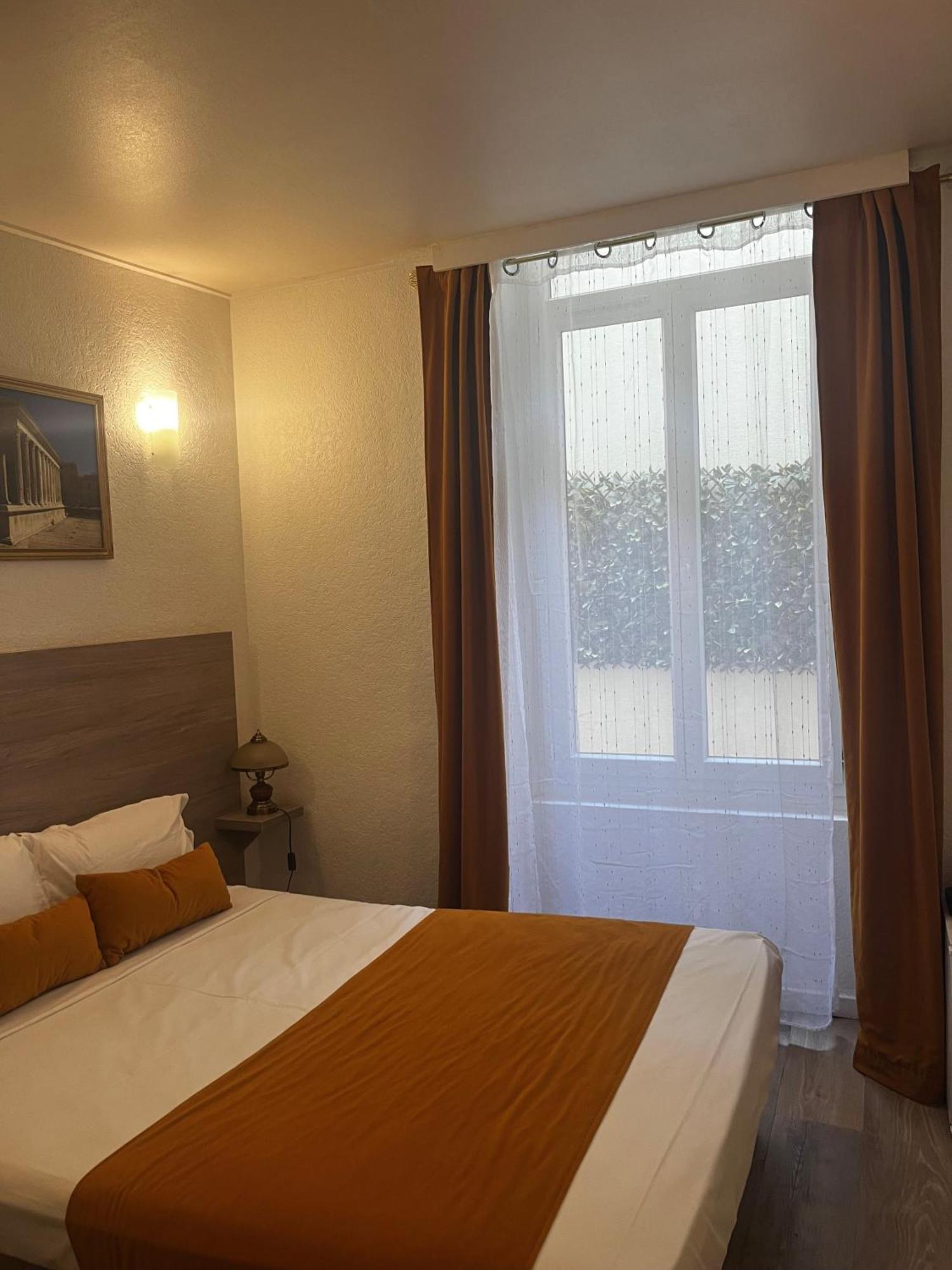 Empire Hotel Nîmes Kültér fotó