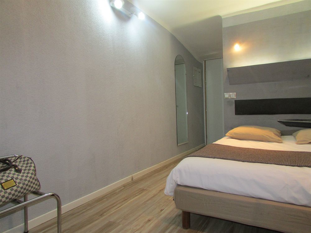 Empire Hotel Nîmes Kültér fotó